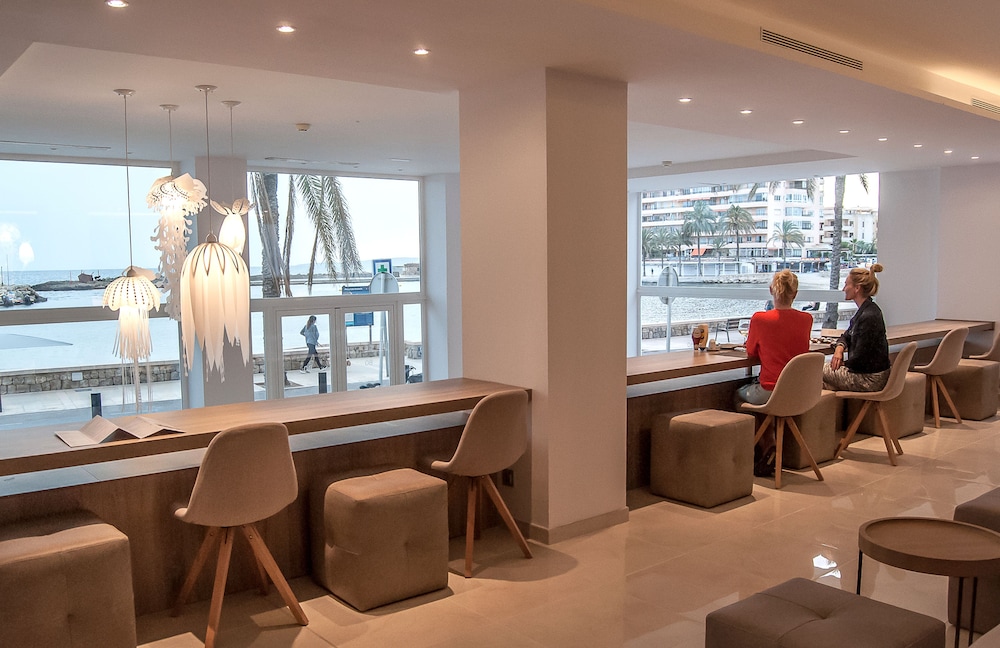 BQ Aguamarina Boutique Hotel 55/66
