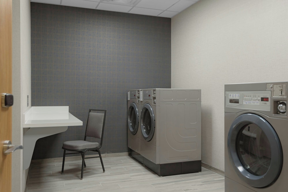 Fairfield By Marriott Inn & Suites Cincinnati Oakley 14/25