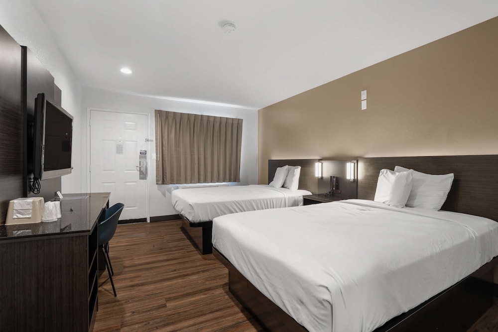 Studio6 Suites Escondido, CA 12/25