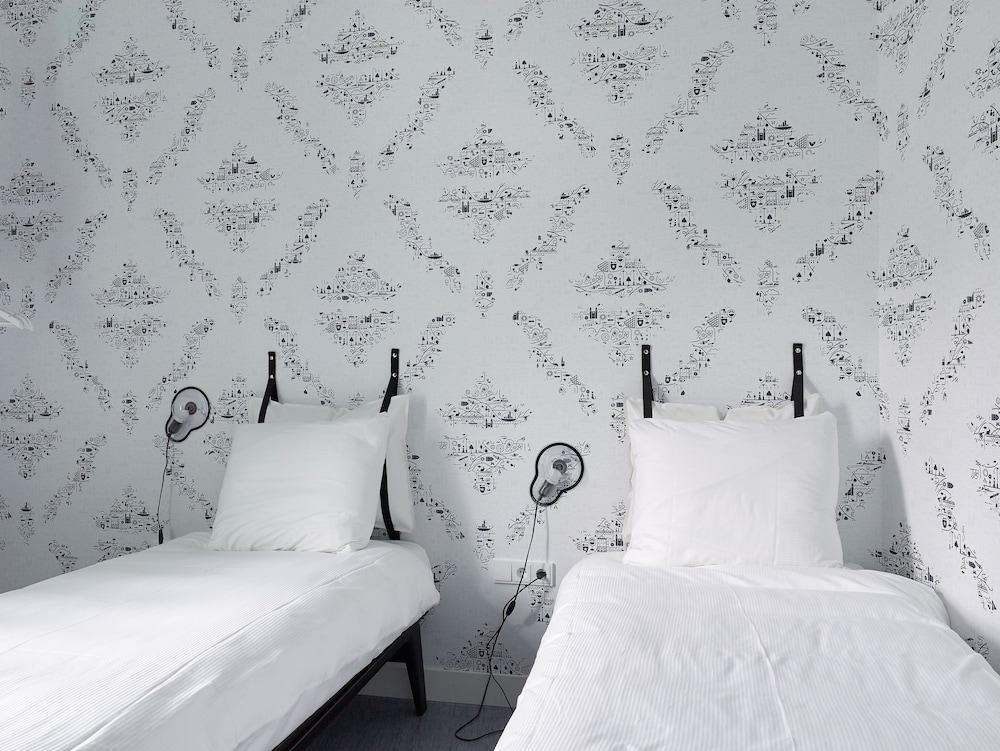 Kaboom Hotel 16/38