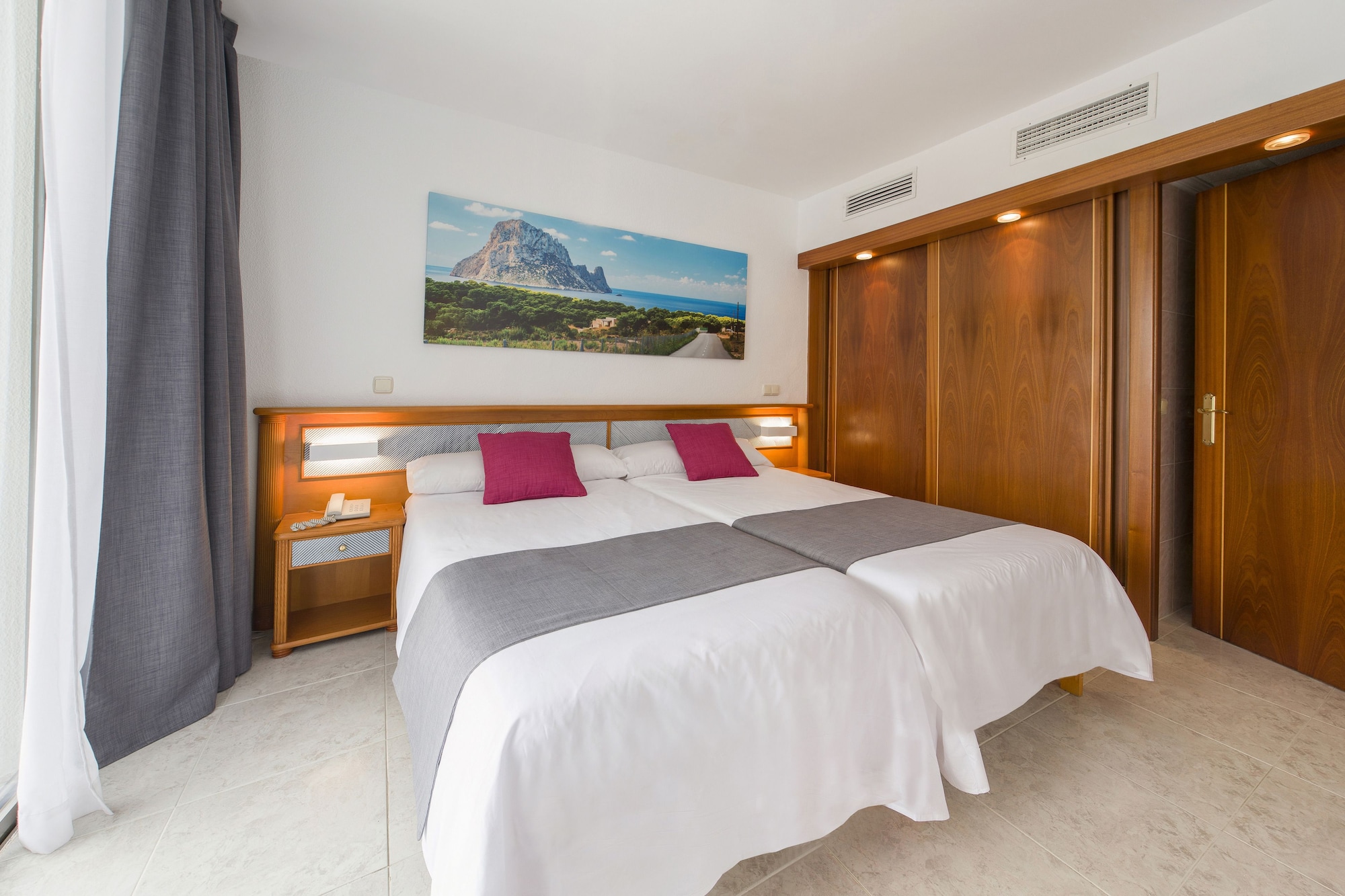1 Bedroom, Apartment, Twin Beds, Sea View, Sofa