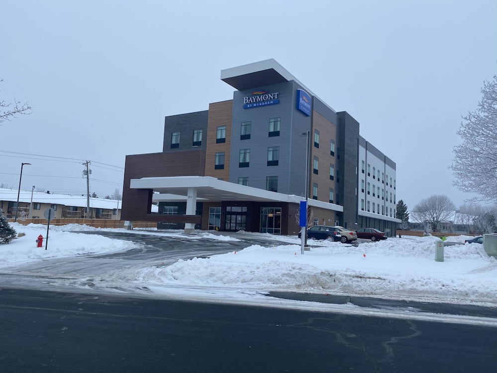 Baymont Inn and Suites by Wyndham Madison 10/64