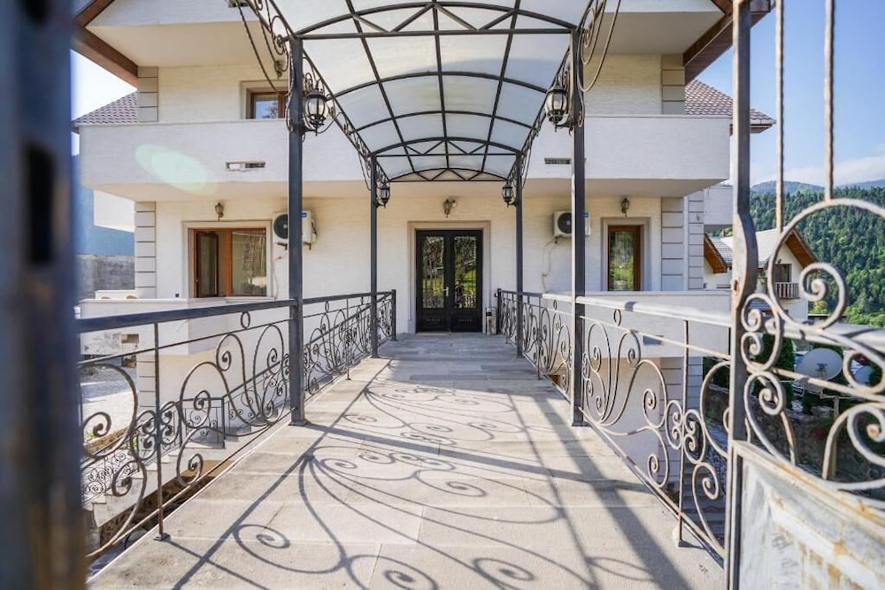 Natali Hotel 14/65