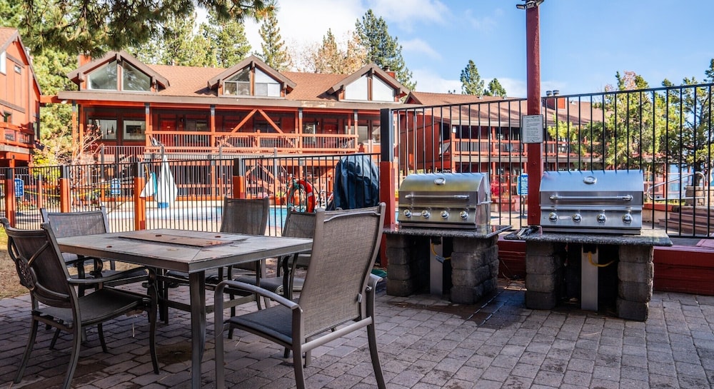 Edgelake Beach Club 35/50