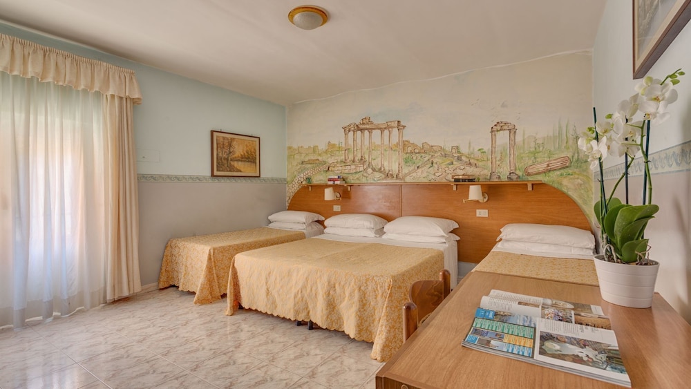 Washington Resi Lucia Hotel 12/36