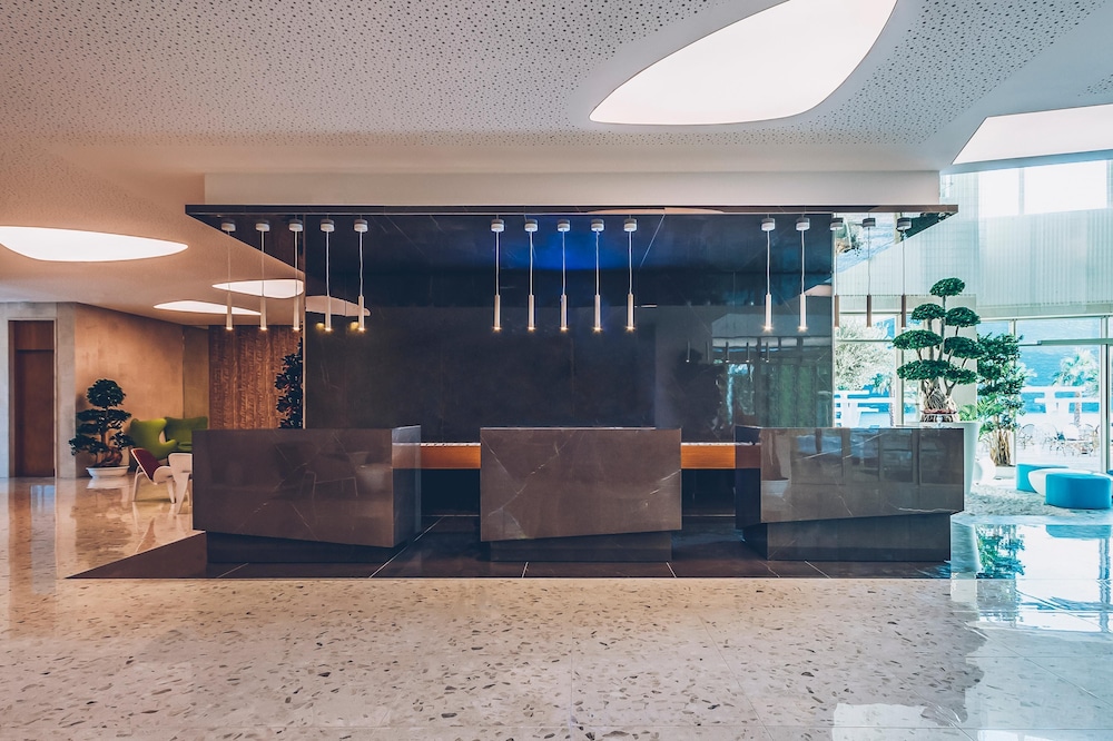 Lobby at Carine Hotel Kumbor, Kumbor