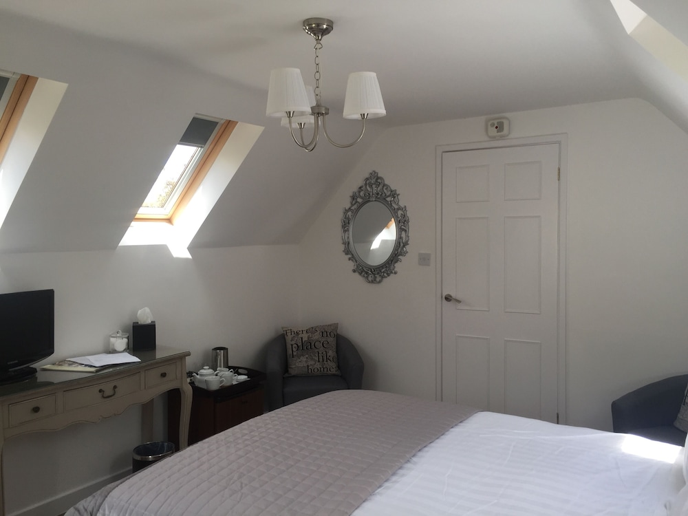 Coombe House 4/62