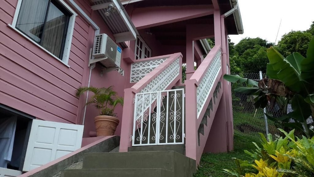 Top Ranking Hill View Guesthouse 3/23