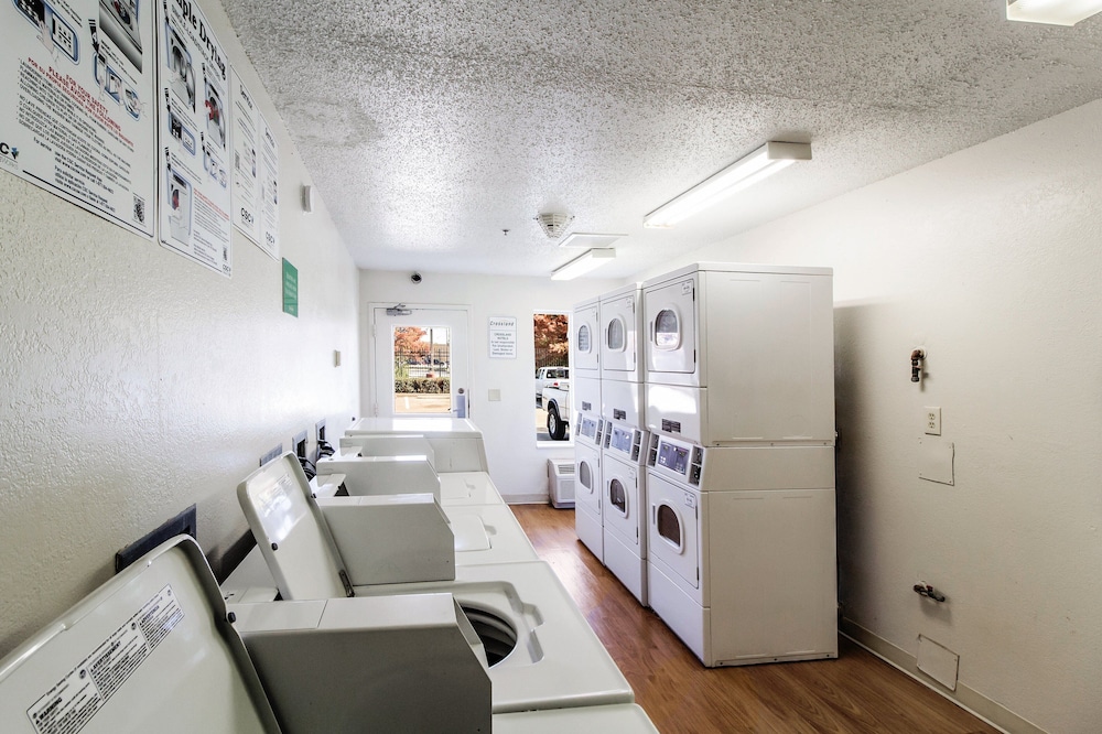 HomeTowne Studios by Red Roof Houston - West Oaks/ Energy Corridor 36/36