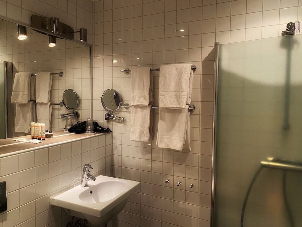 Dialog Hotel Villan 50/50