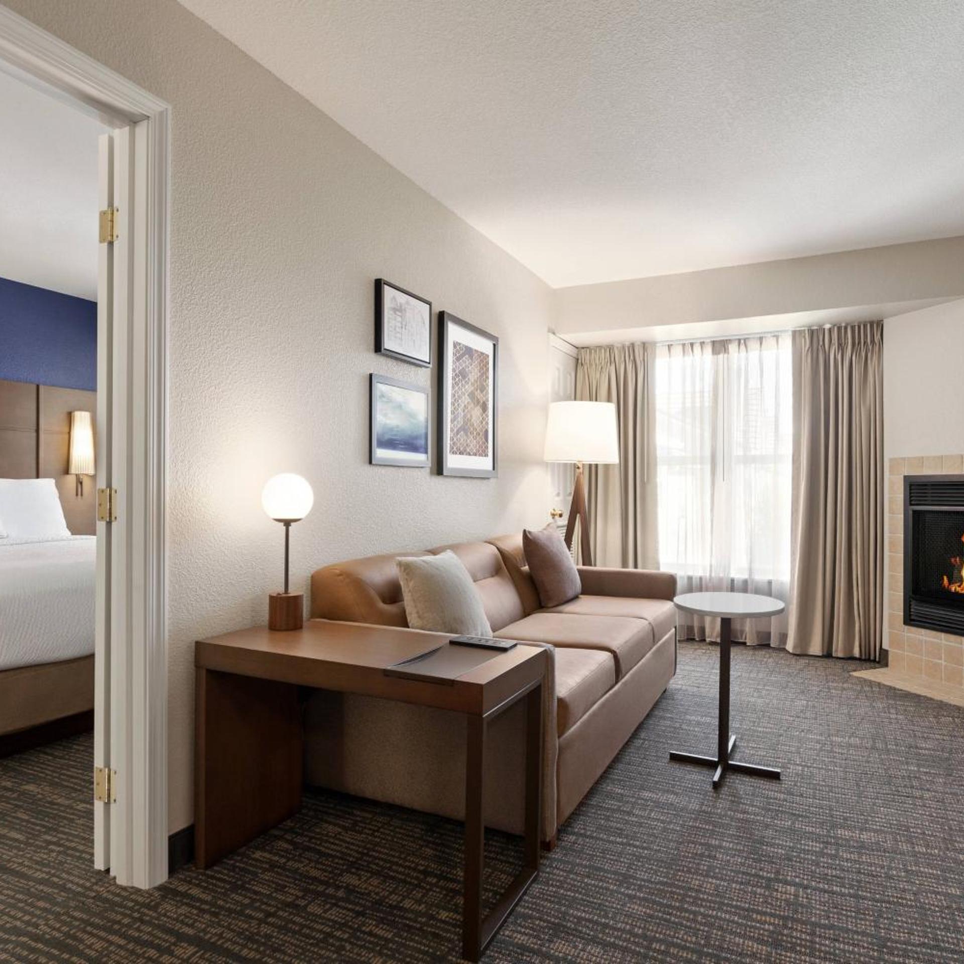 جناح بغرفتي نوم مع أريكة، Residence Inn Salinas Monterey 2/6
