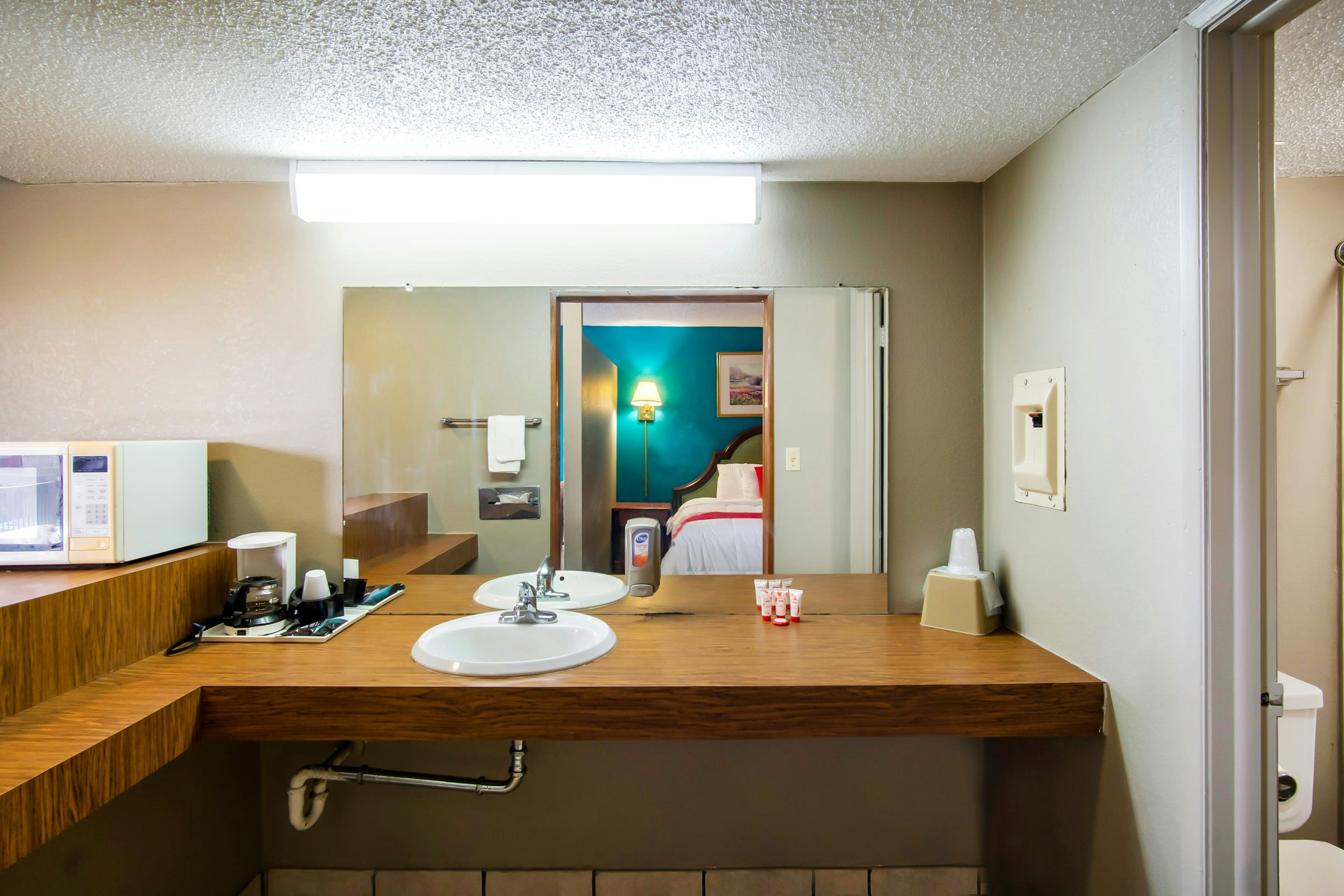 Hotel Hutchinson West 4th Ave 42/46