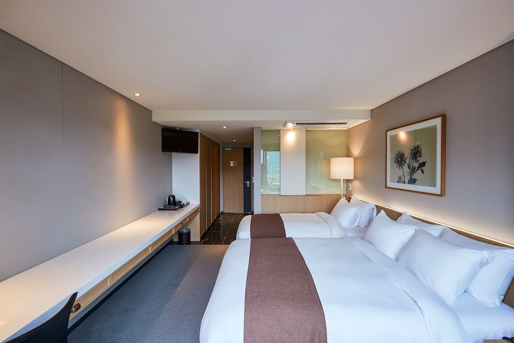 Eden Paradise Hotel 17/63
