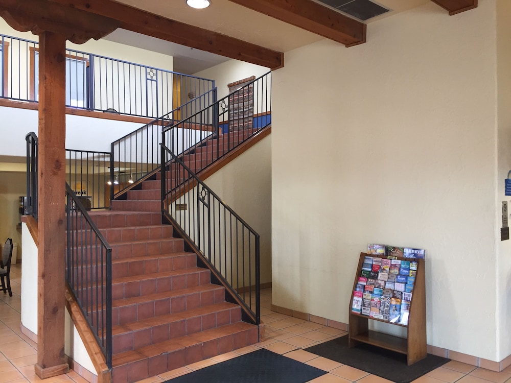 Days Inn & Suites By Wyndham Lordsburg 9/17