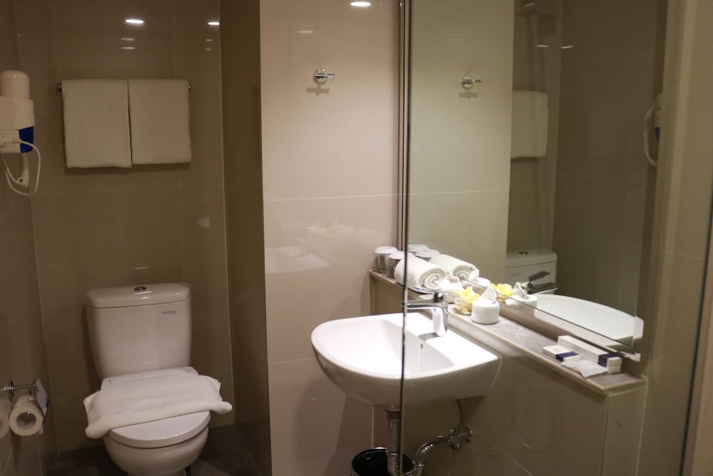 Wing Hotel Kualanamu 24/24