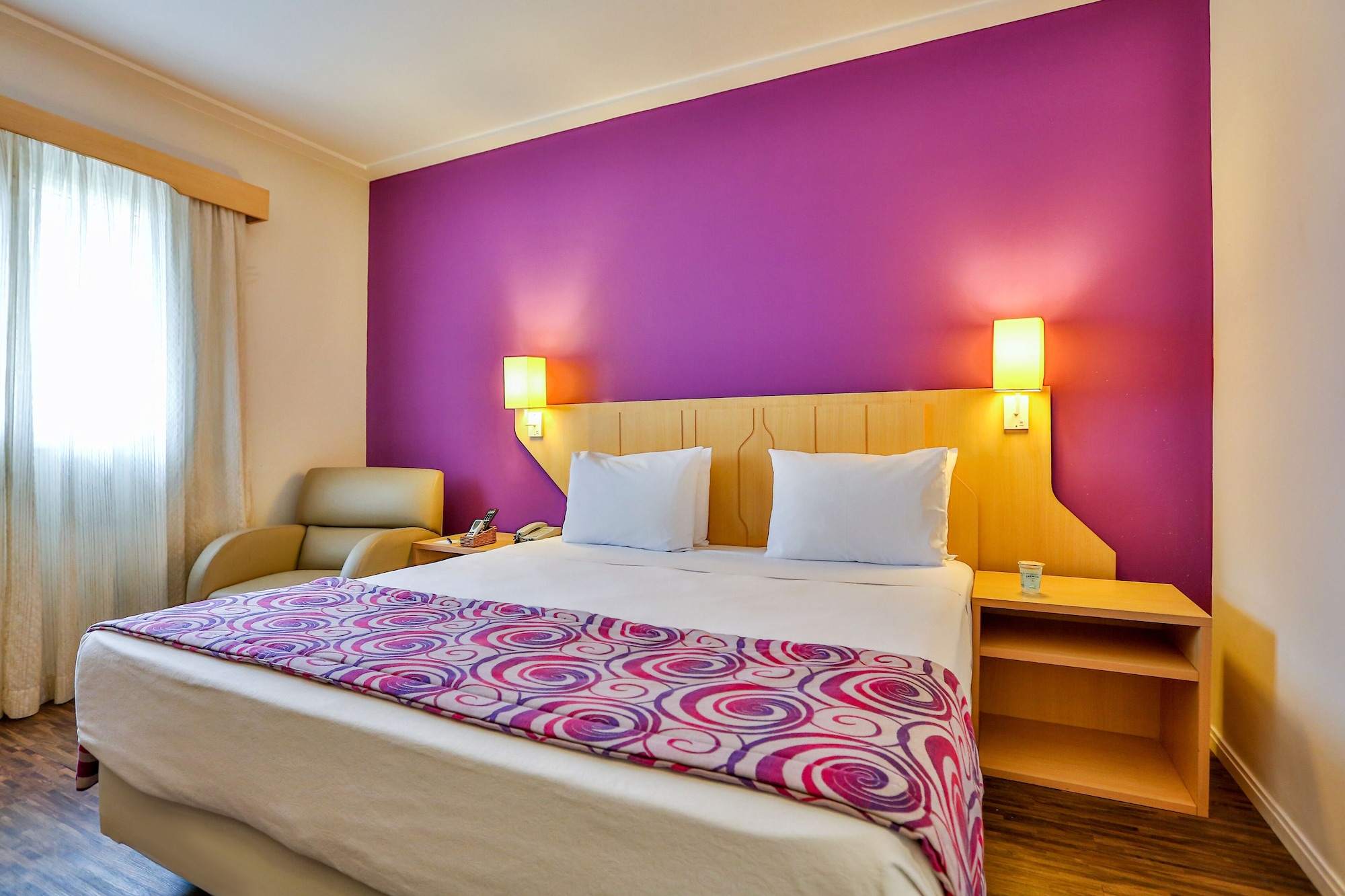 Deluxe, Double Bed