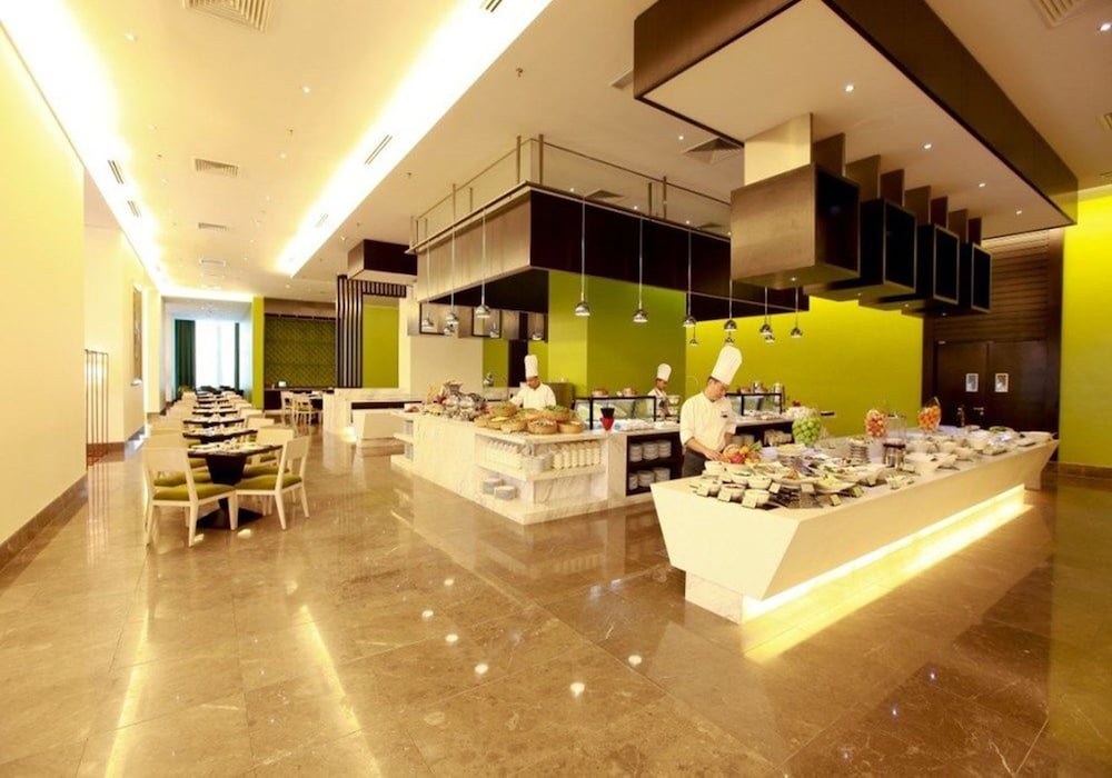 Hatten Hotel 7/68
