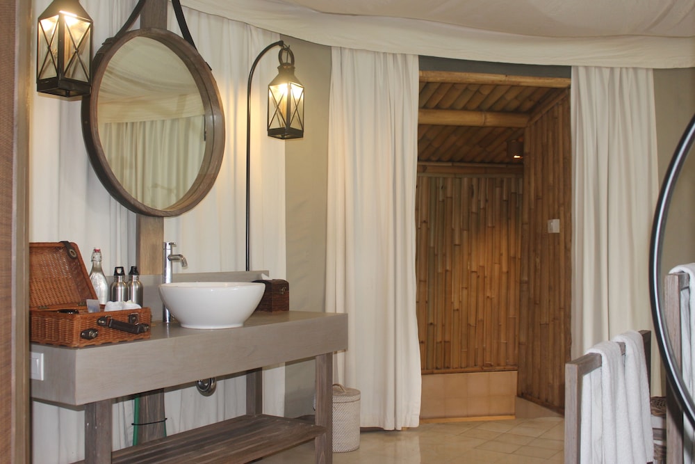 Menjangan Dynasty Resort 69/73