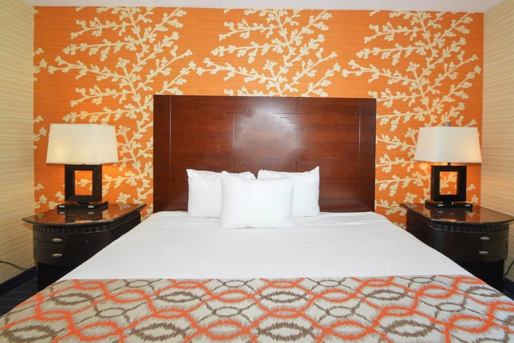 Corona Hotel 10/34