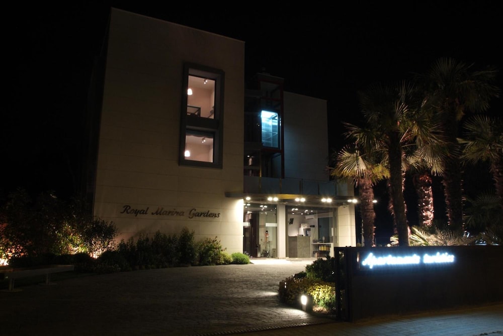 Apartamentos Turisticos Royal Marina Gardens 31/42