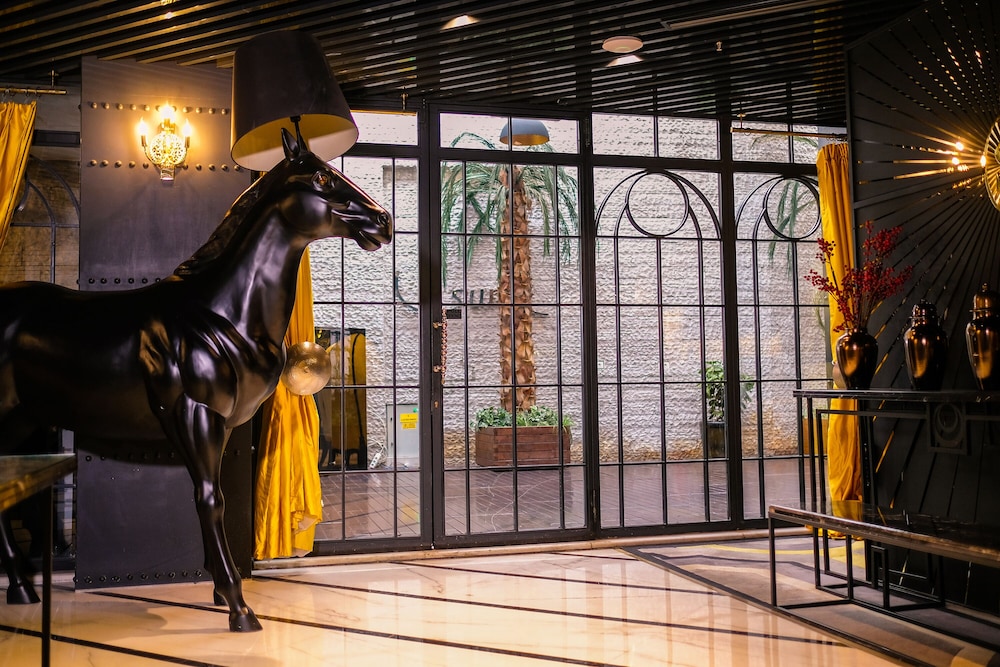 Sura Design Hotel & Suites 38/68