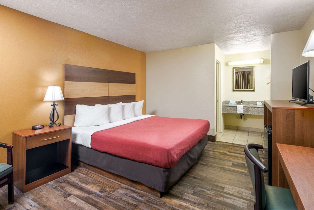 Americana Inn a Travelodge by Wyndham 17/50