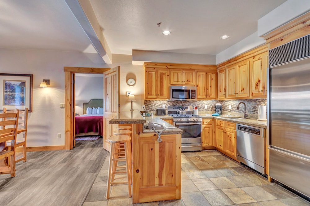 Mountain Lodge Telluride 56/73