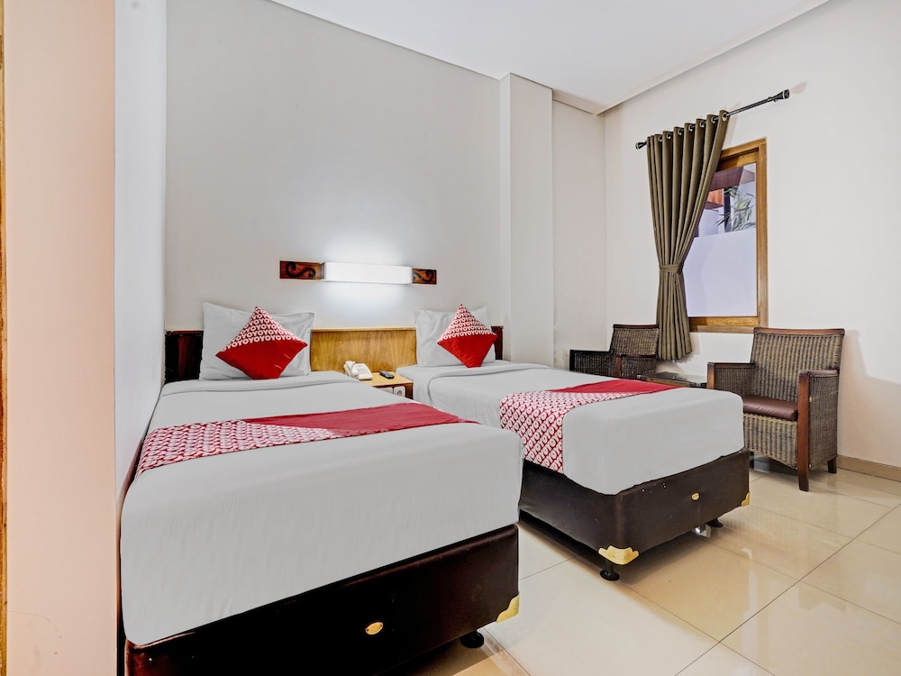 غرفة ديلوكس بسريرين منفصلين، Collection O Riau Near Trans Studio Bandung Formerly Hotel Montameri 3/7