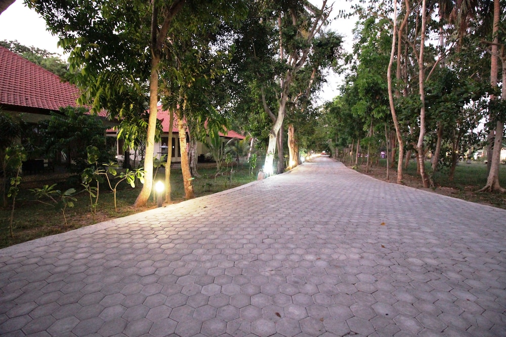 Ring Sameton Resort Hotel 43/45
