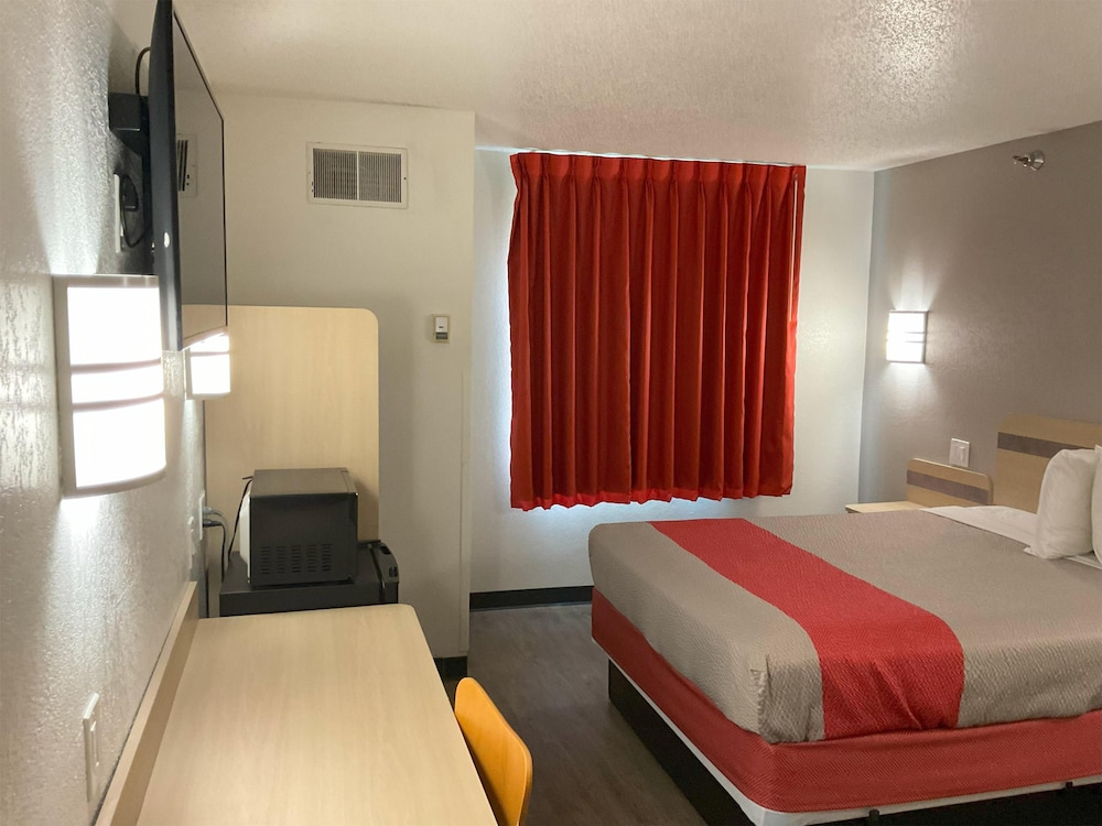 Motel6 Pearl, MS - Jackson Airport 12/30