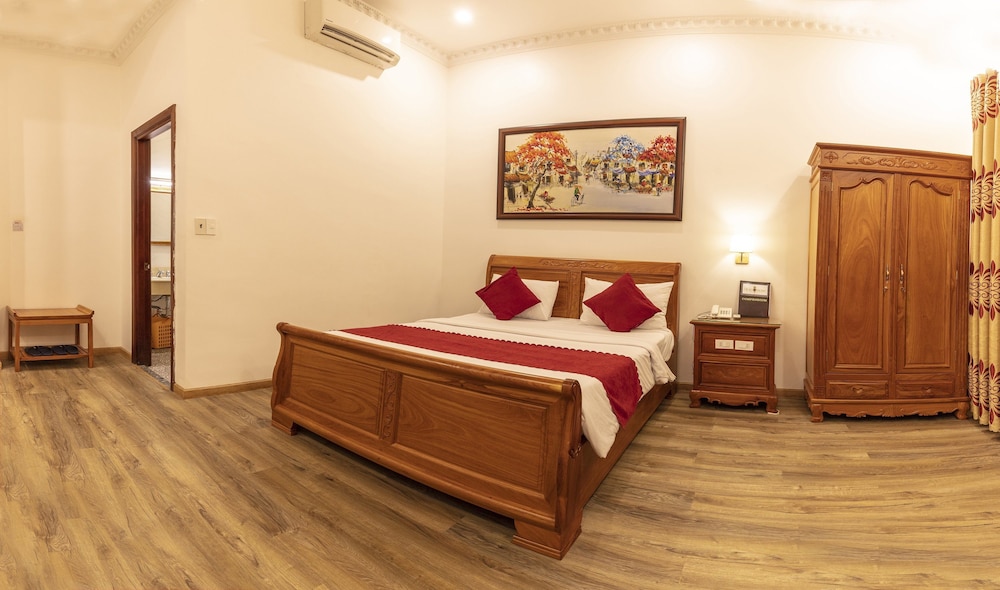 SUPERIOR, DOUBLE OR TWIN BED