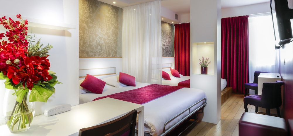 AMBRE HOTEL 24/39