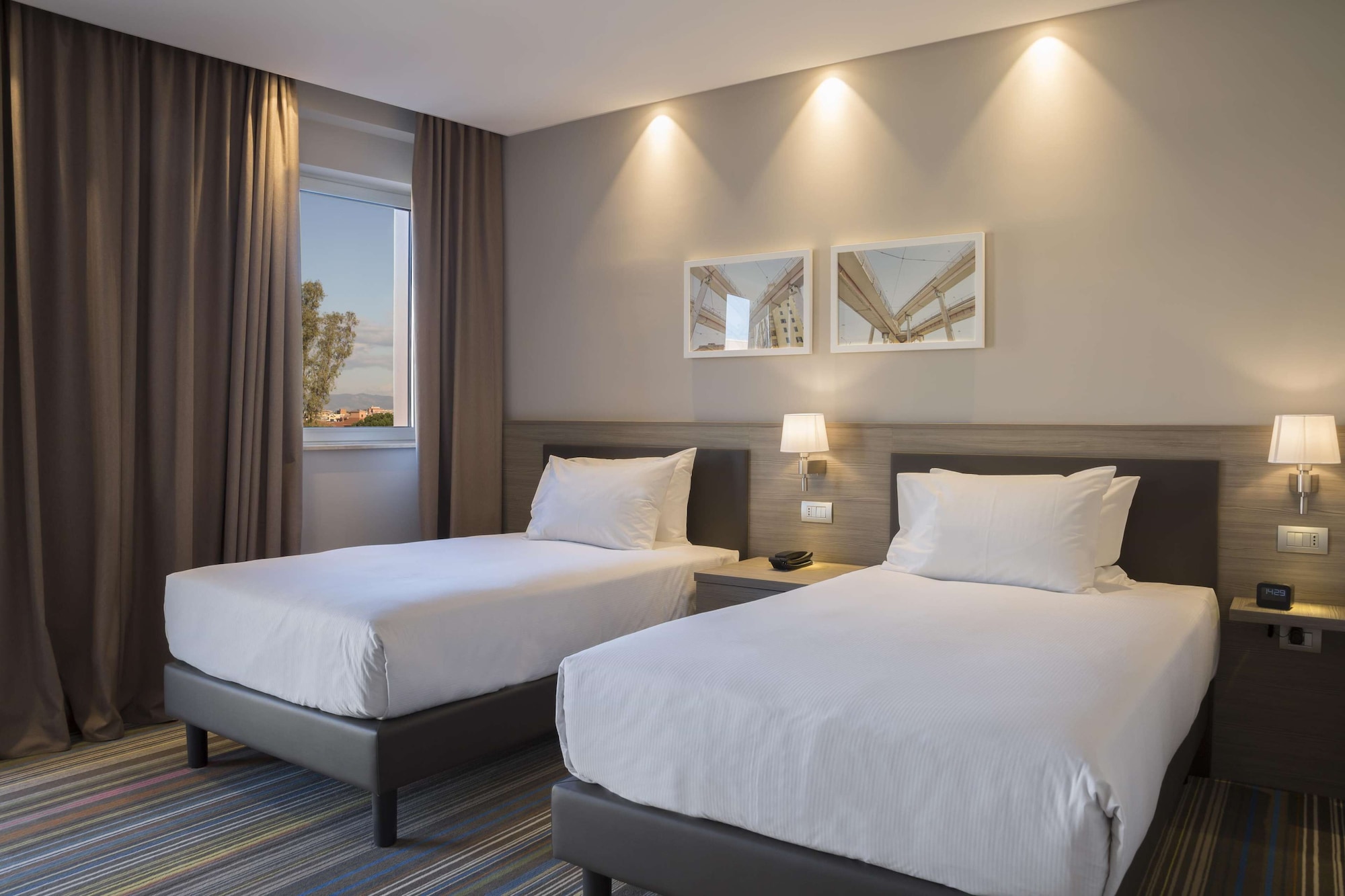 SUPERIOR, TWIN BEDS