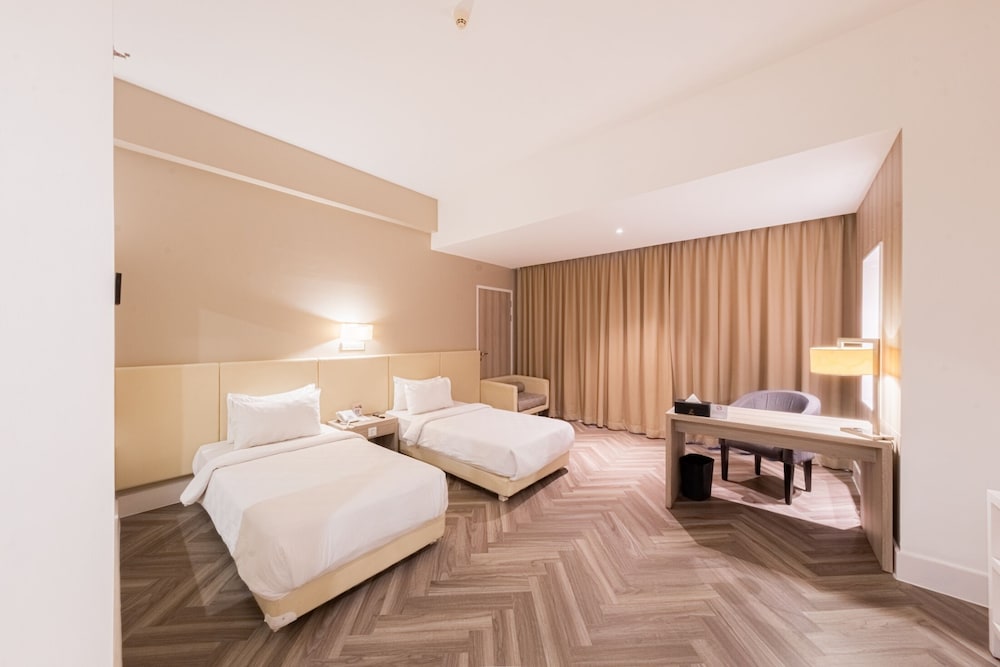 Deluxe, Twin Beds, Laundry