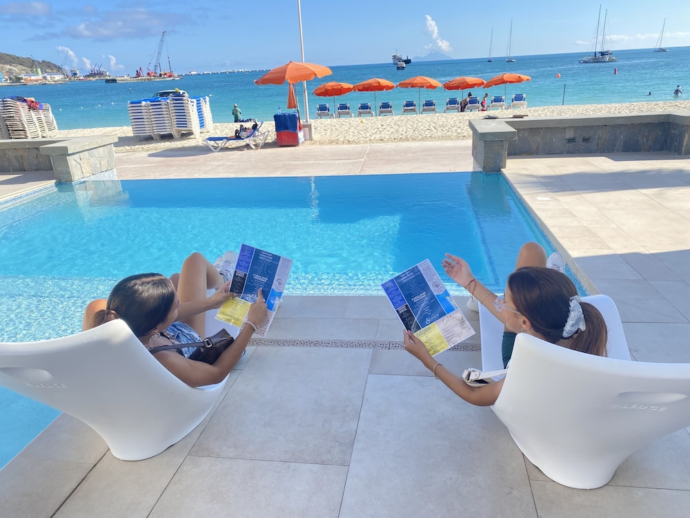 Sea View Beach Hotel 27/50