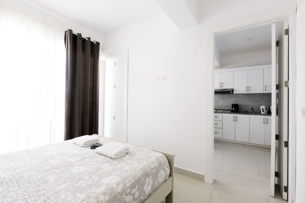 Ducassi Suites Rooftop Pool Beach Spa 24/76