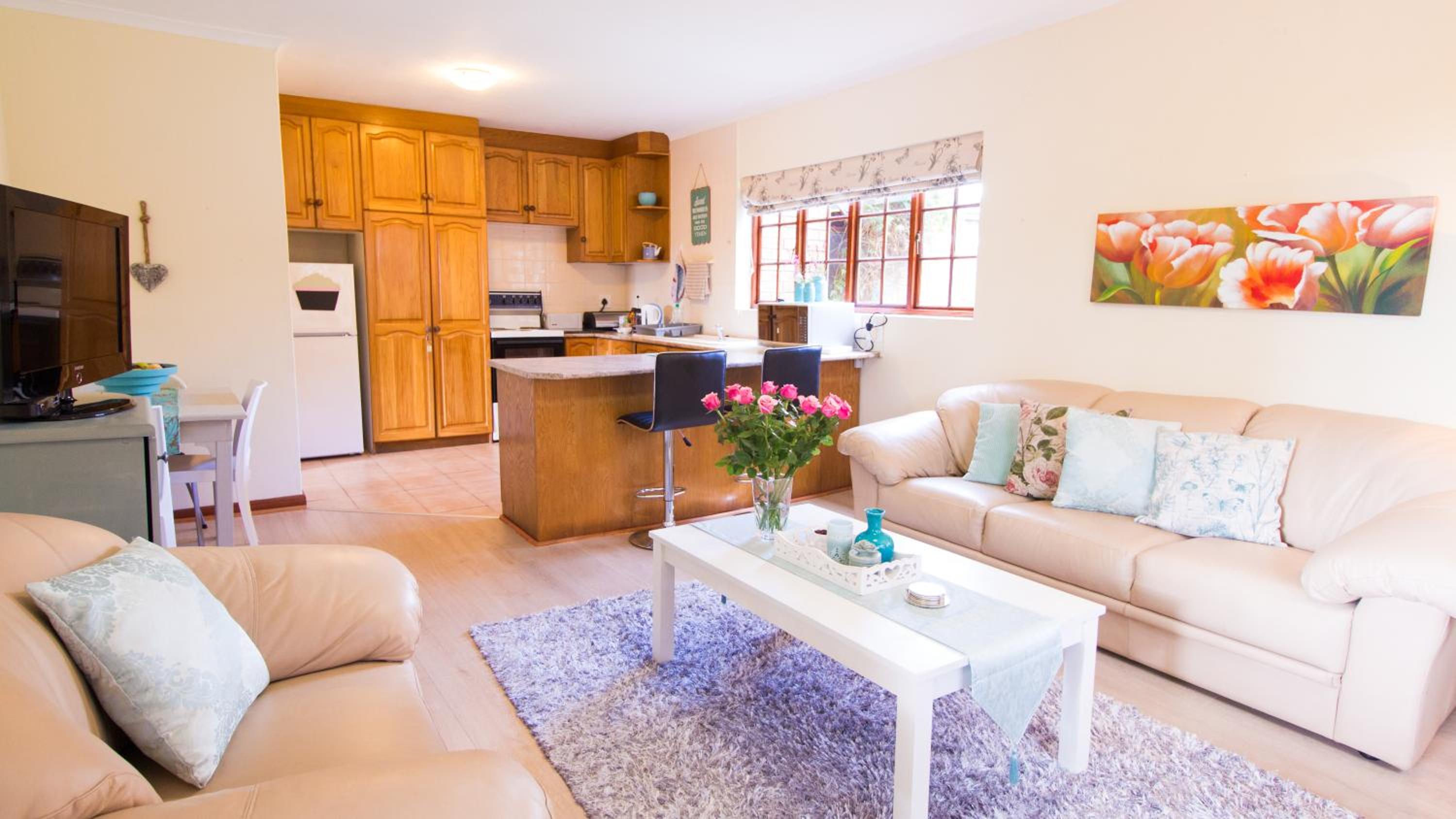 Lavender Lane Guest House [VR] 8/18