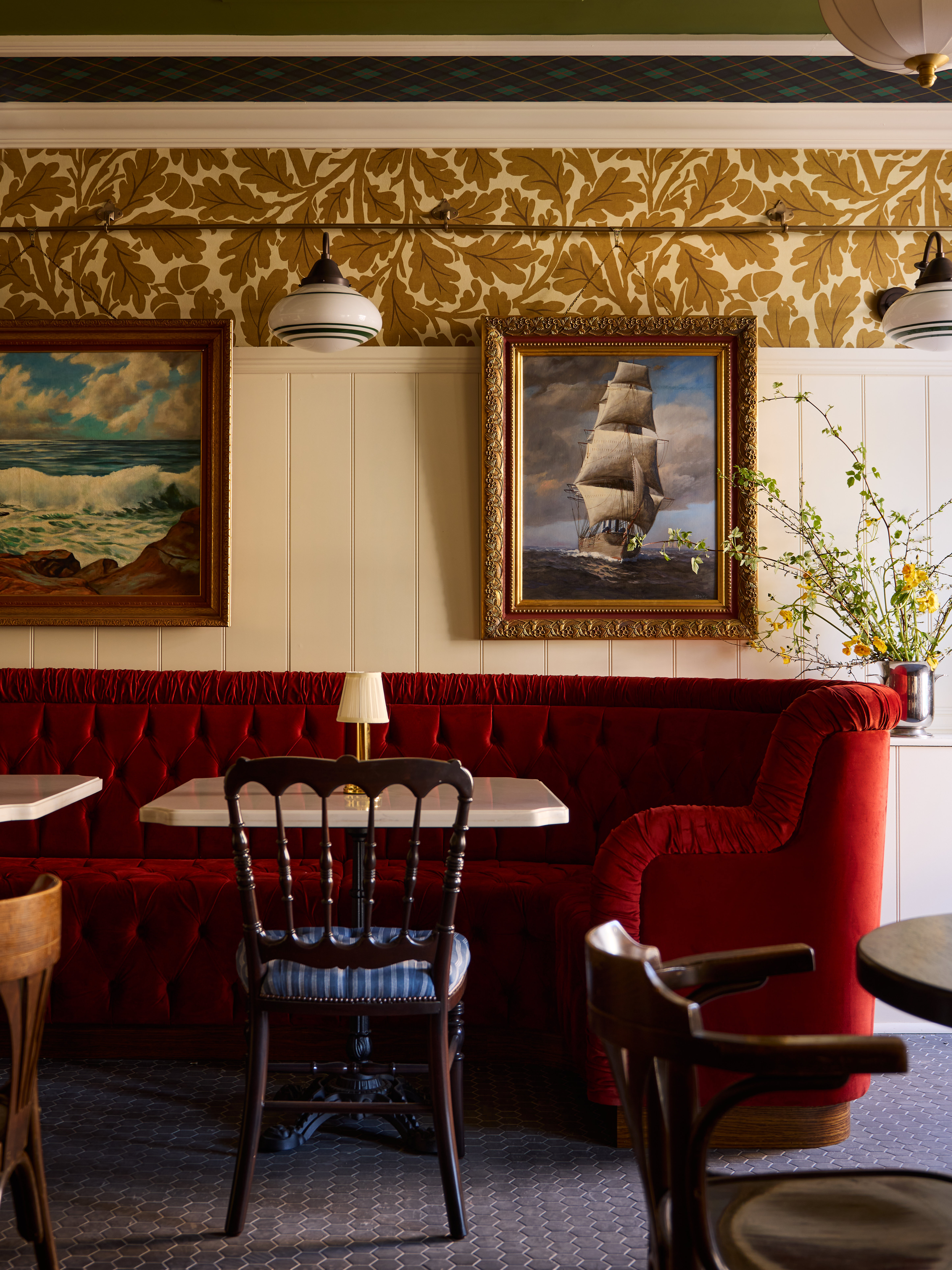 Portrush Adelphi 44/58