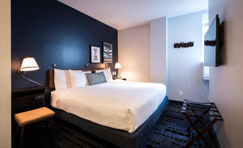 Hotel 373 42/47