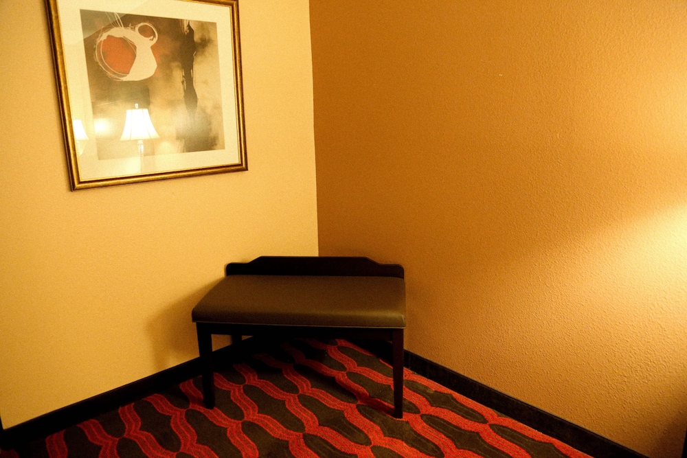 Americas Best Value Inn & Suites Forest Grove Hillsboro 27/34