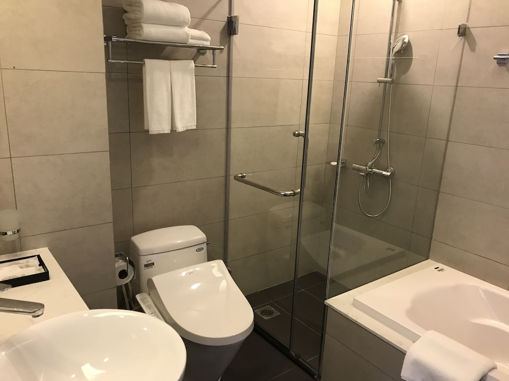 Parosand Hanoi Hotel & Apartment 48/50
