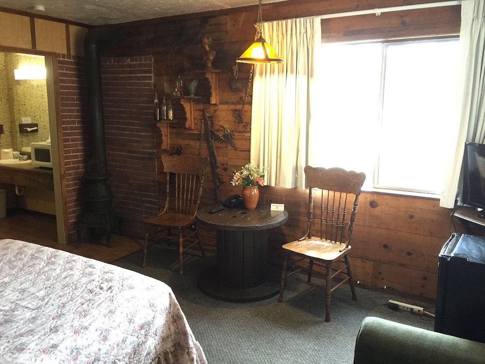 Holiday Lodge 34/66