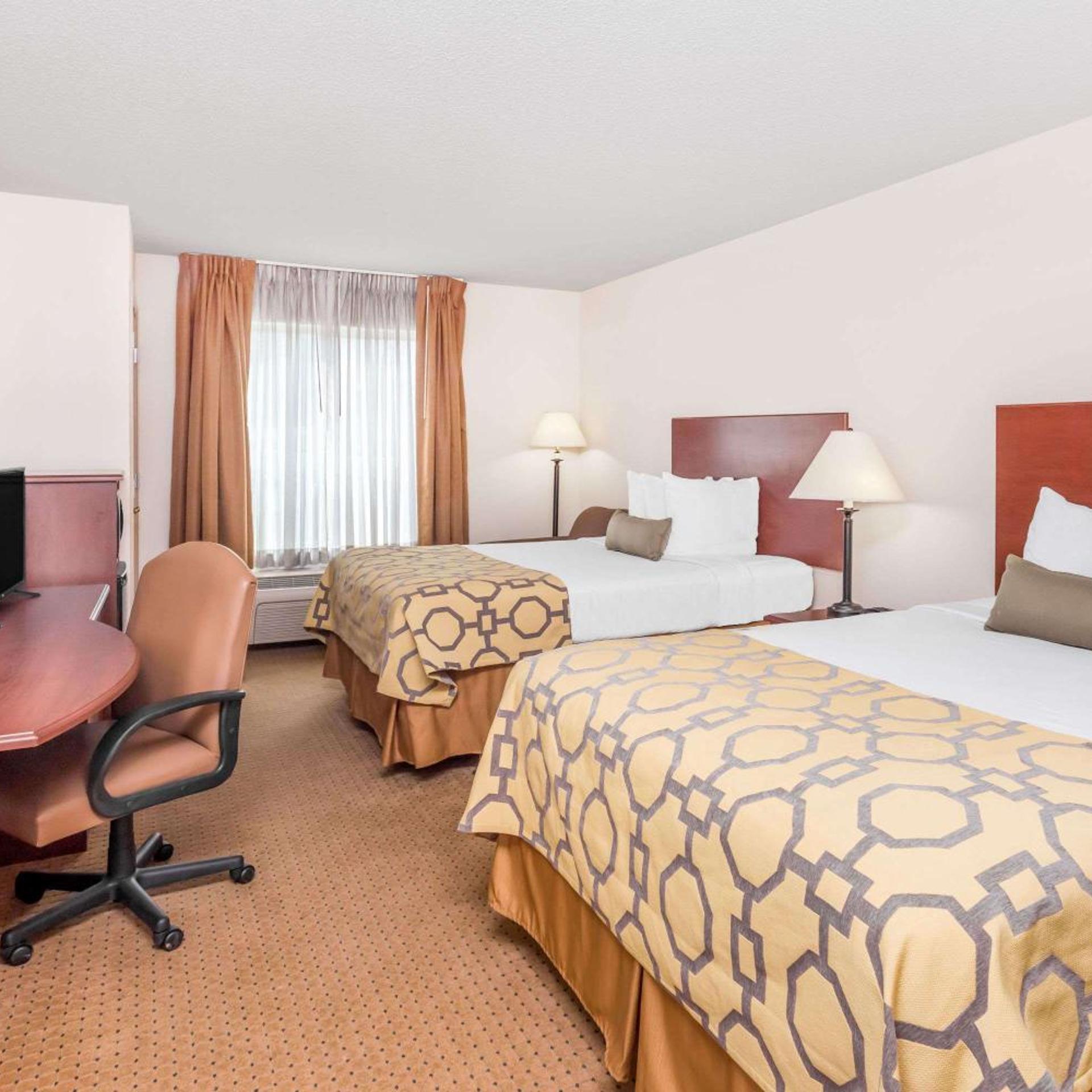 Deluxe, Queen Bed, Accessible