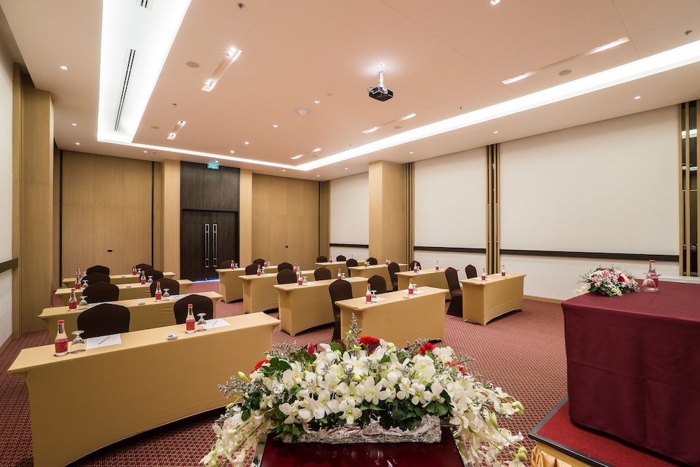 Best Western Plus Wanda Grand Hotel 54/62