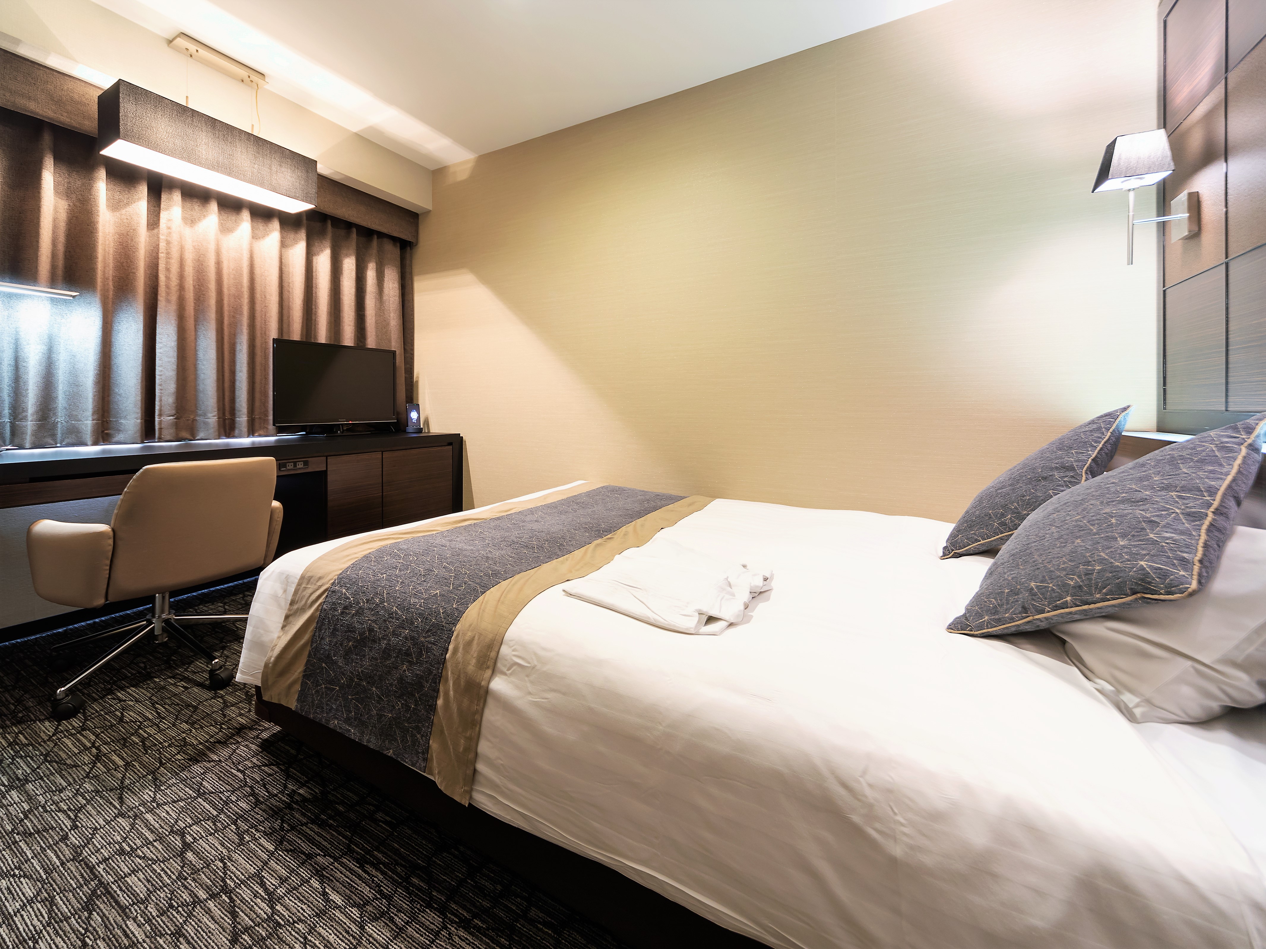Deluxe, Double Bed
