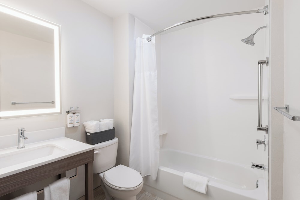 Holiday Inn Express Atlanta West Theme Park Area 60/62