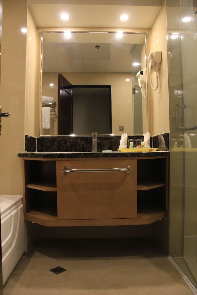 Savannah Resort Hotel 2/60