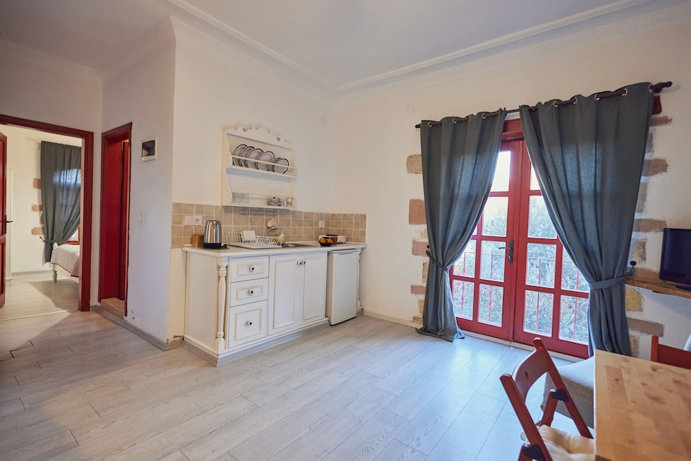 Alacati Zeytin Konak Hotel 10/50