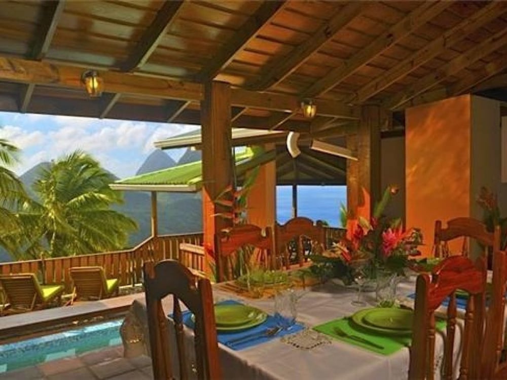 Piton Deck Villa 8/9