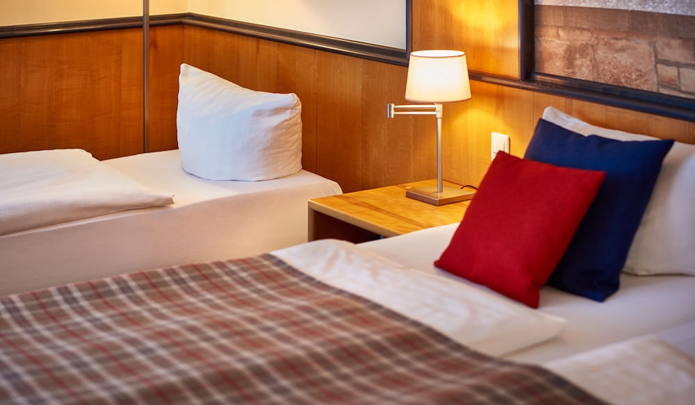Weinberghotel Edelacker 22/36